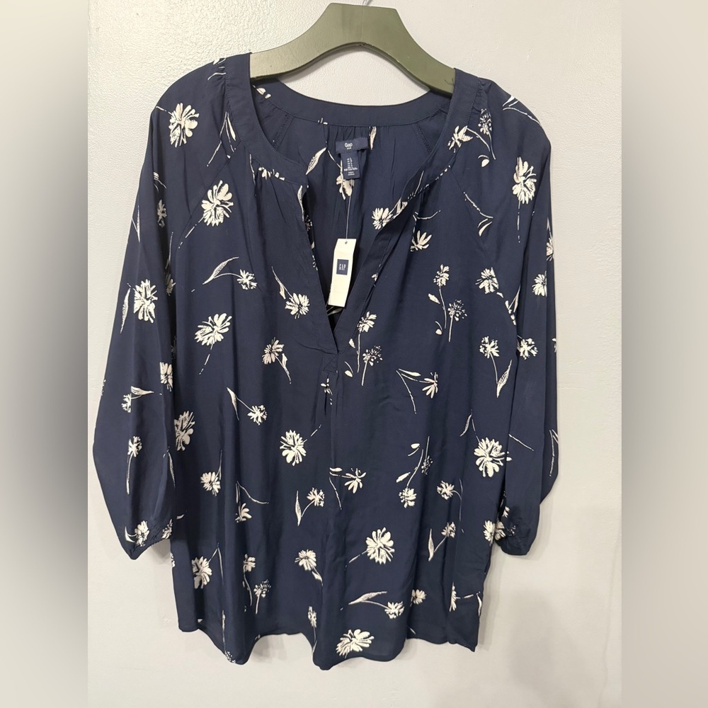 #1)   NWT GAP Navy Floral Blouse